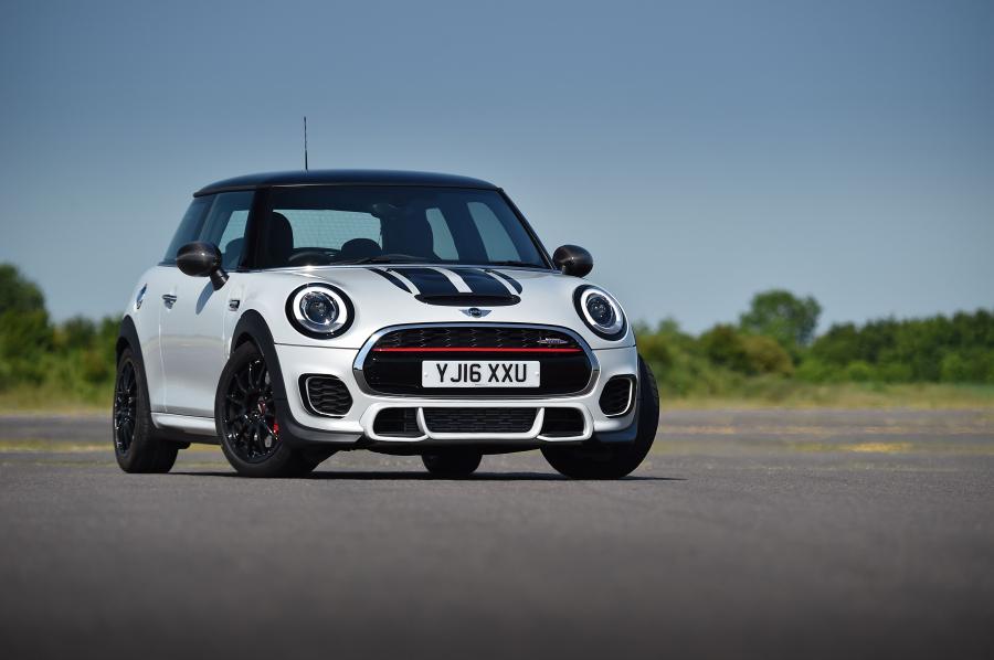  Mini John Cooper Works Challenge Edition 2016 года  (UK) (фото 14 из 18)